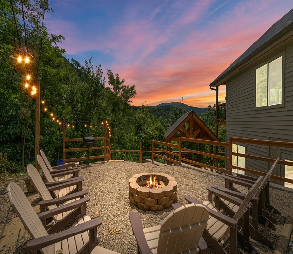 Auntie Belham's Cabin Rental Pic 1