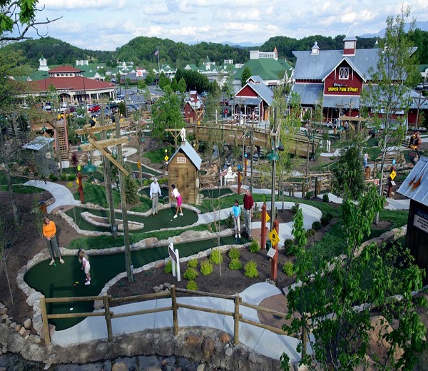 Ripley's Old MacDonald's Farm Mini-Golf pic 1