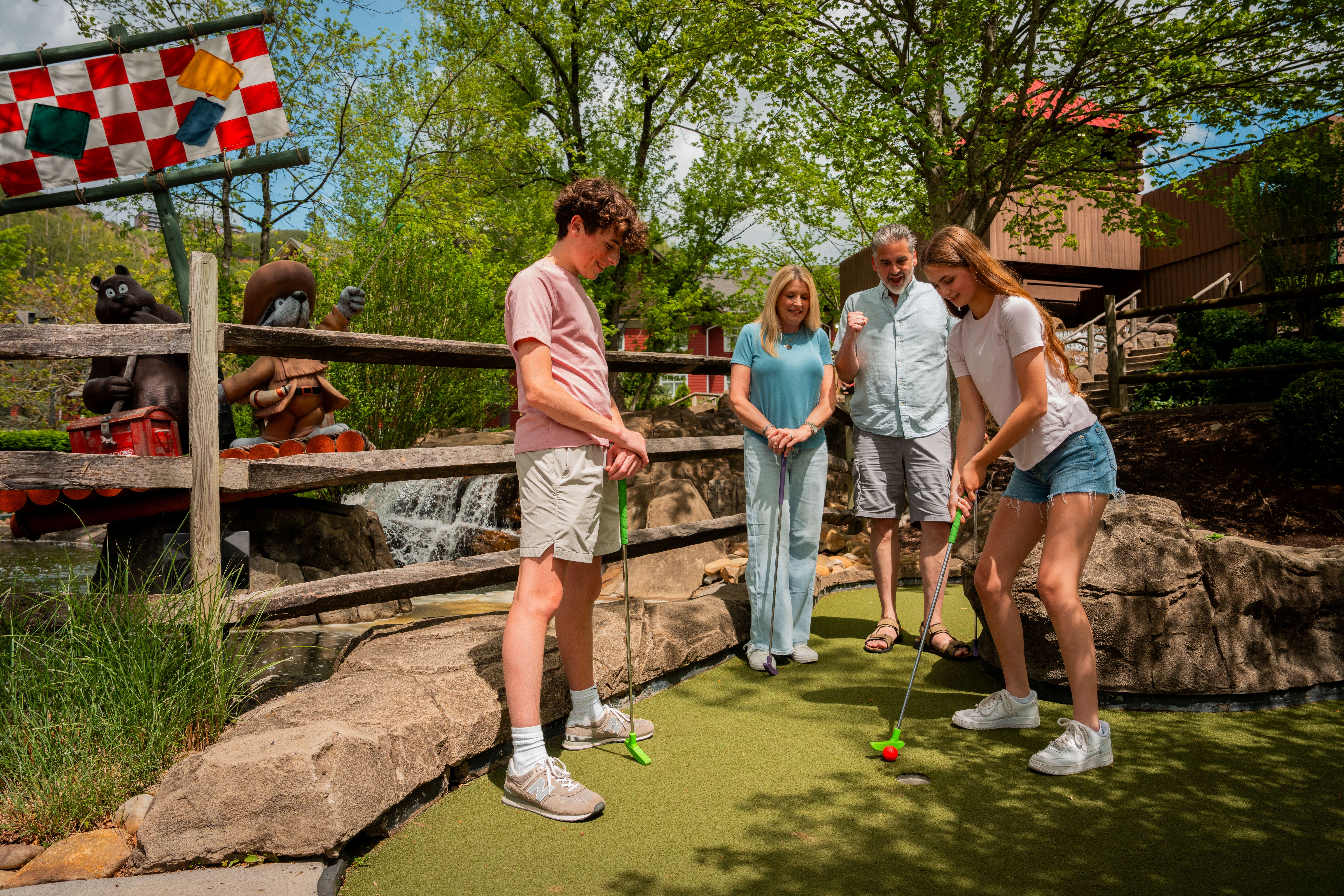 Ripley's Davy Crockett Mini-Golf Pic 4