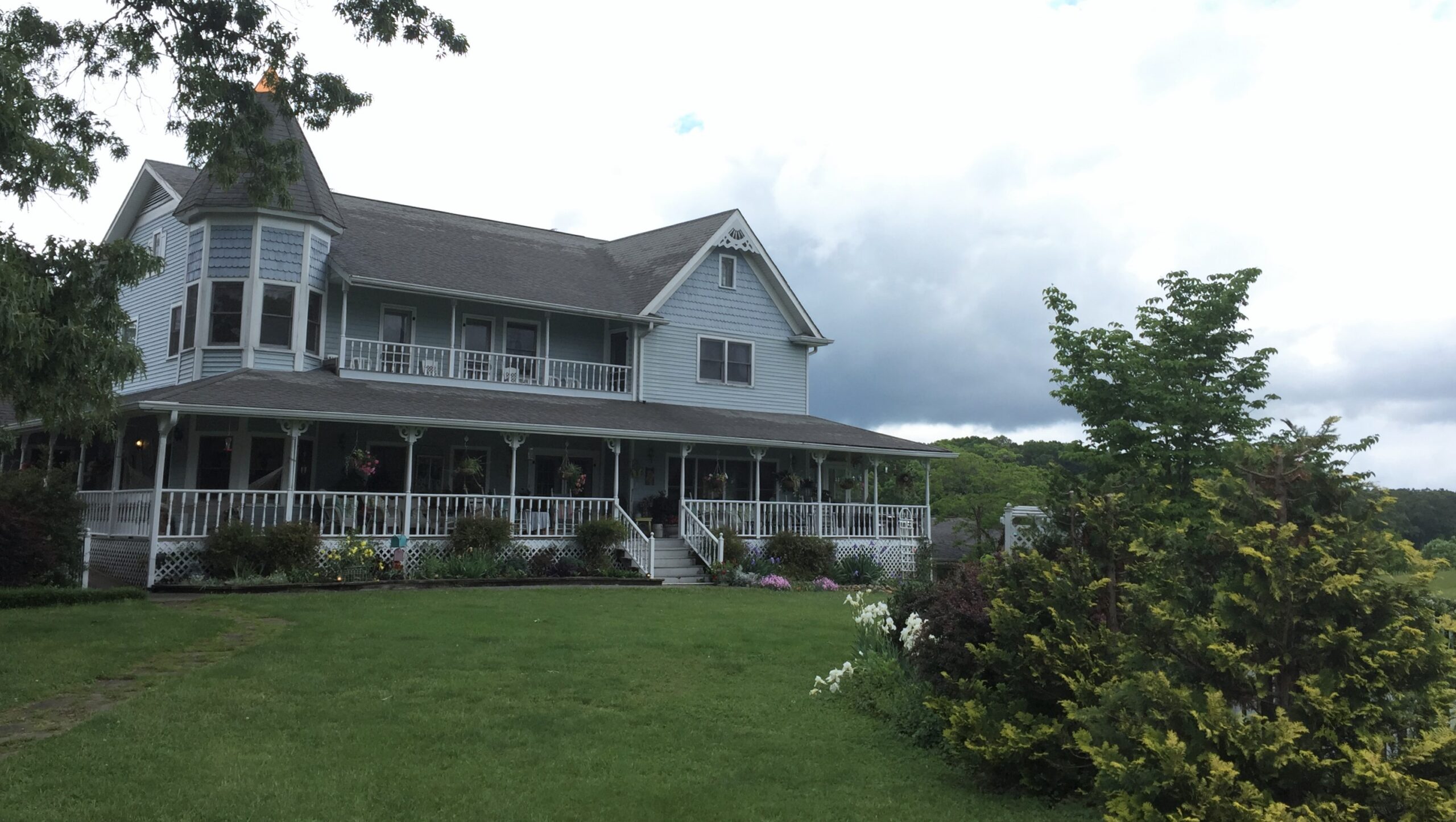 Blue Mountain Mist Inn and Cottages