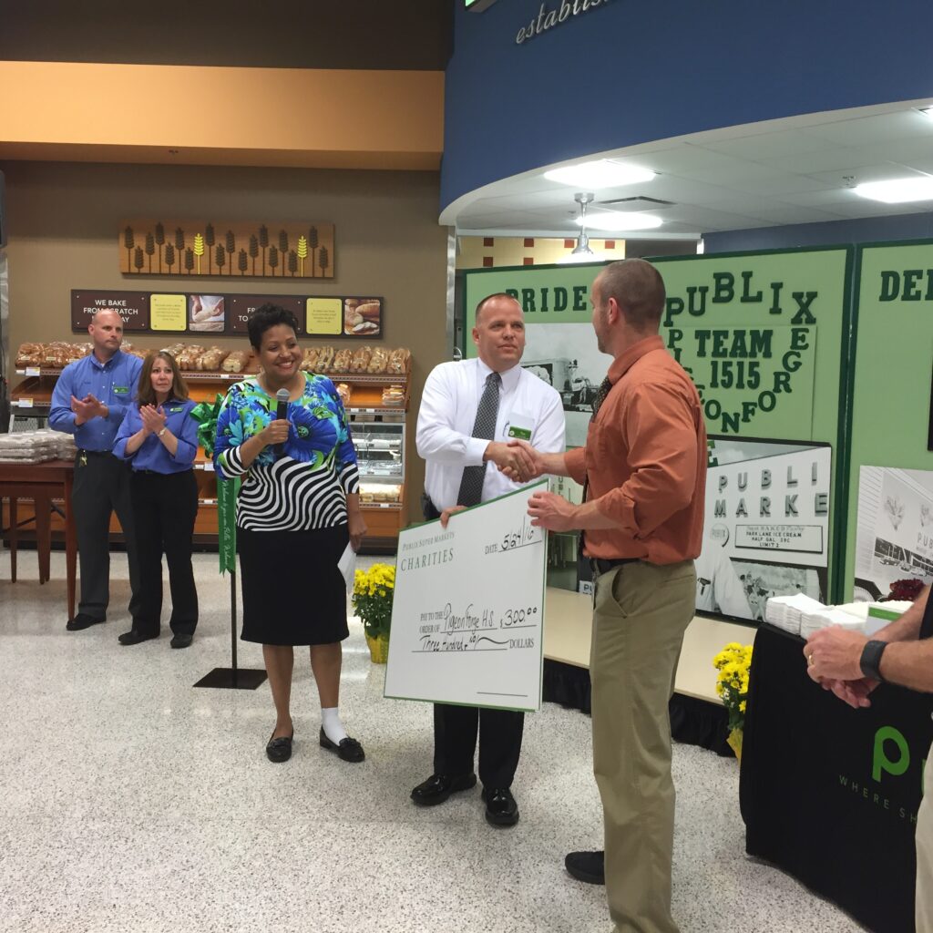 Publix supports Pigeon Forge High School