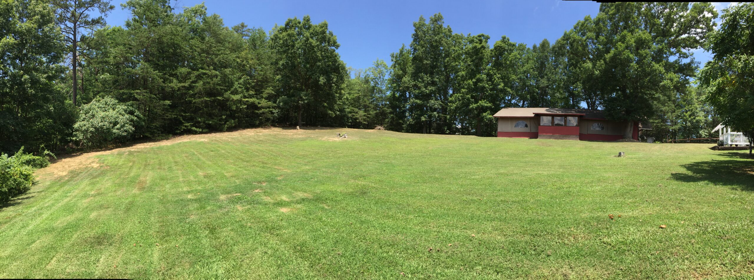 Outdoor Field perfect for photos at Bluff Mountain Inn