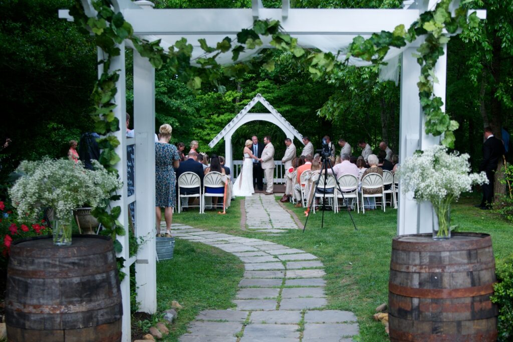 A wedding at Bluff Mountain Inn