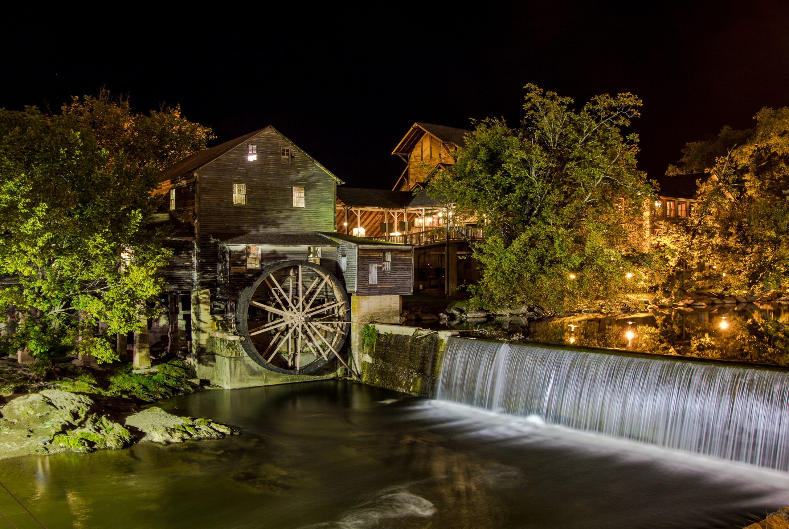 romantic getaway in pigeon forge