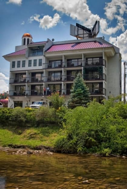 Rivergate Mountain Lodge Pic 1